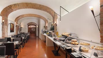 Colazione a buffet inclusa, servita tutte le mattine