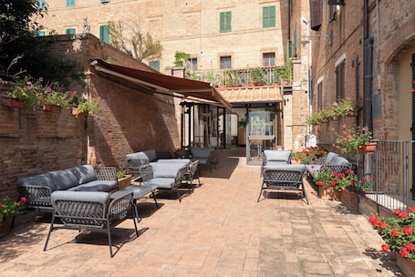 Reception. Hotel Borgo Antico