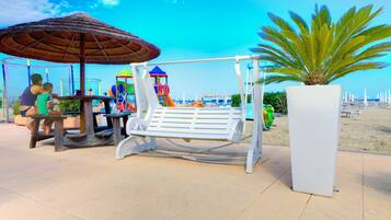 Children’s play area – outdoor
