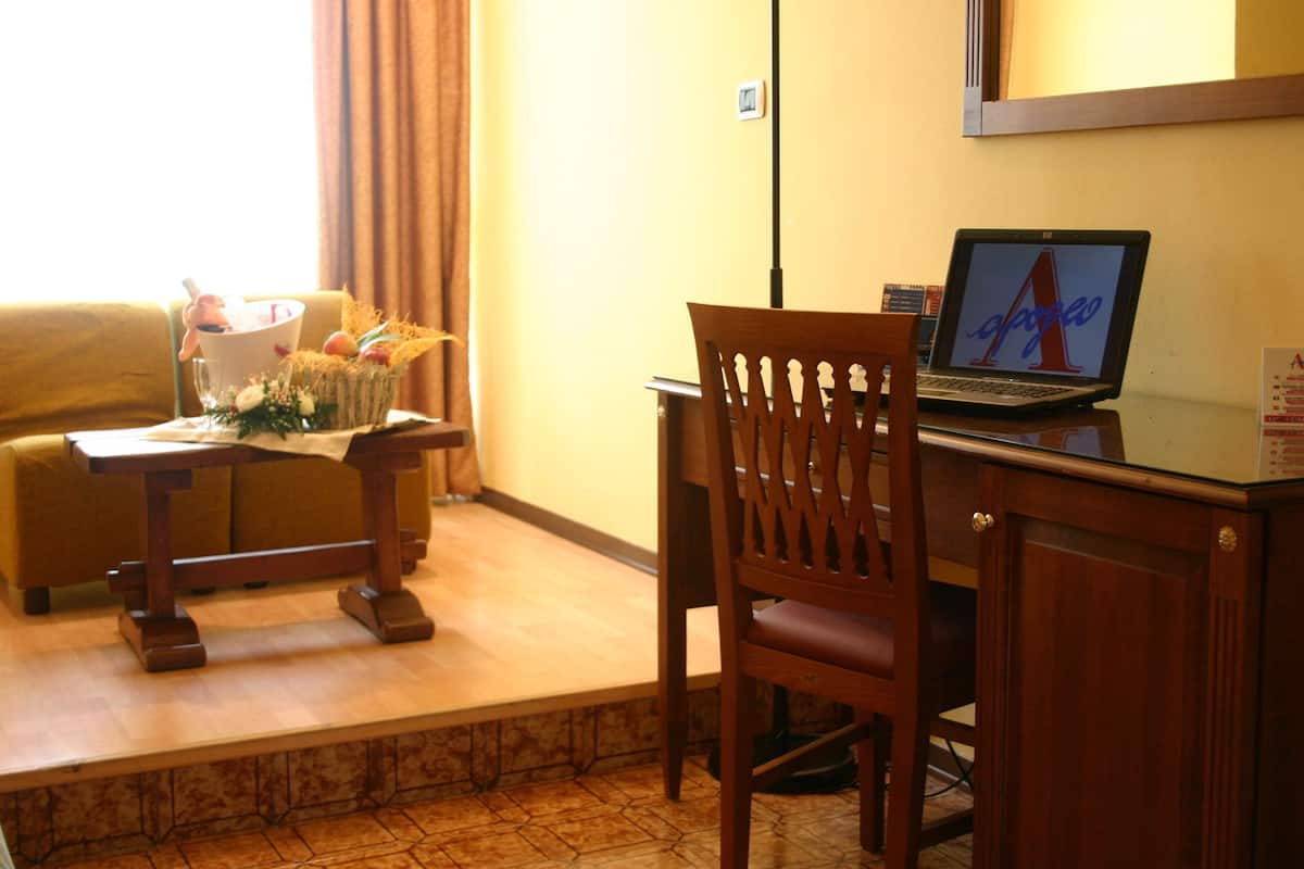 30-inch led tv with digital channels, tv, pay films