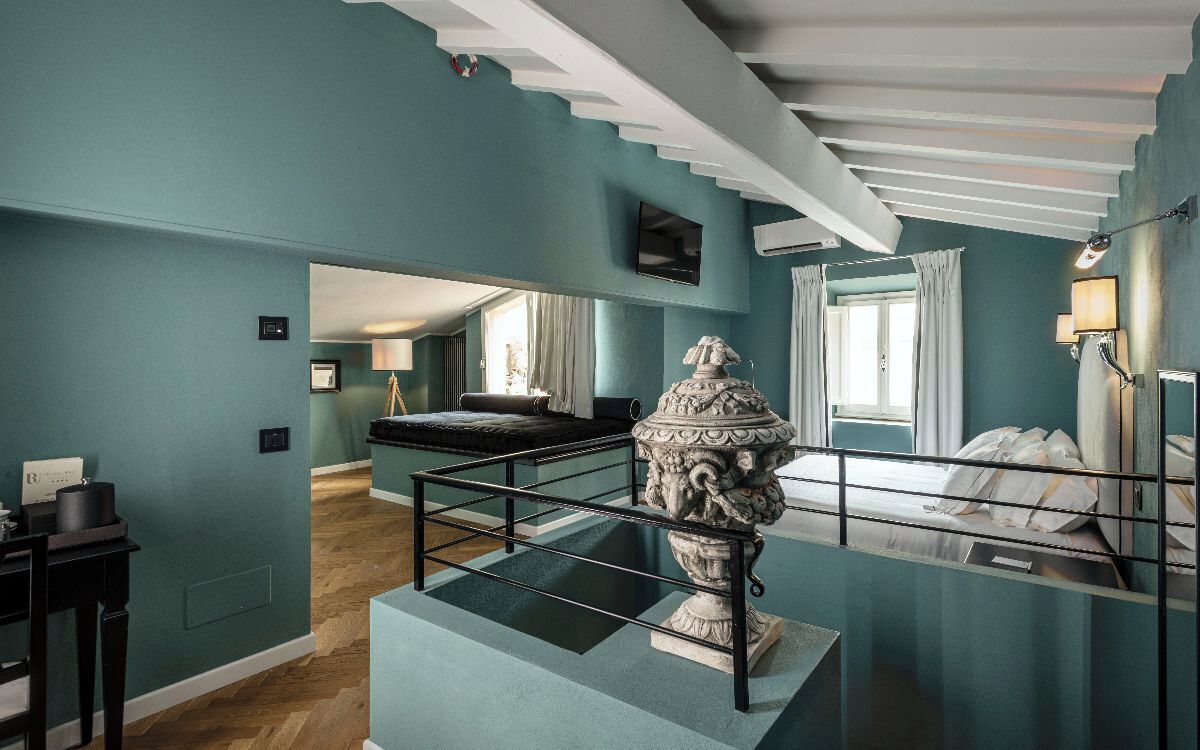 Chambre Premier | Minibar, coffre-fort, bureau, rideaux d’obscurcissement