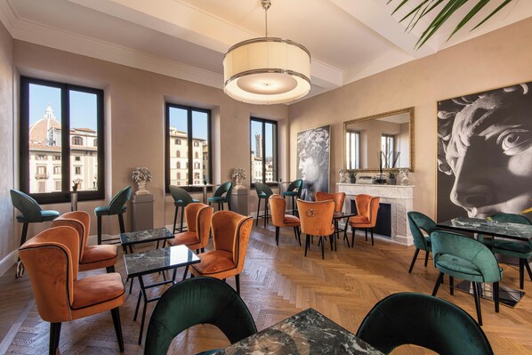 Daily cooked-to-order breakfast (EUR 30 per person) - Relais Uffizi, Tailor made Hotel (Florence)