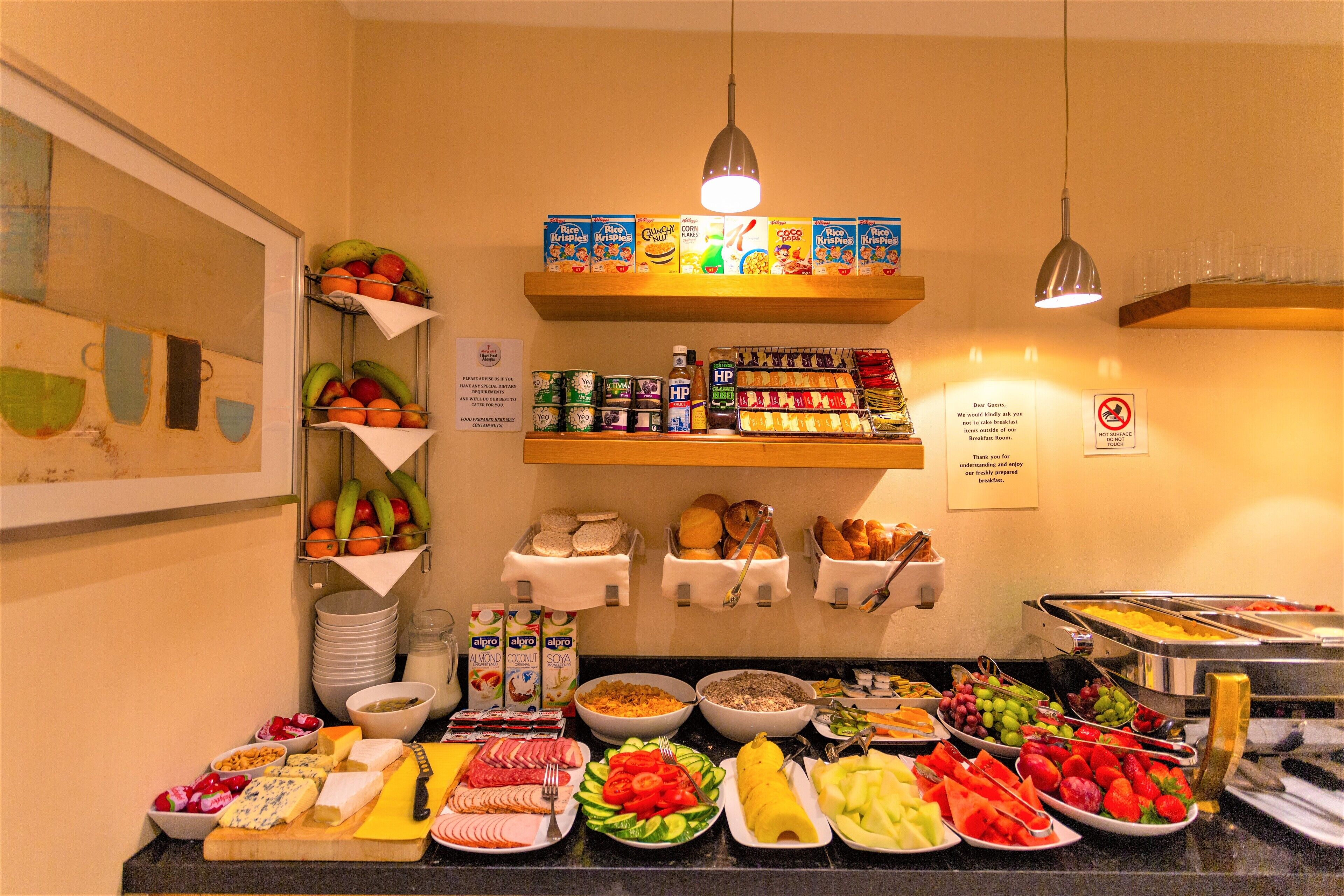 Daily English breakfast (GBP 15 per person)