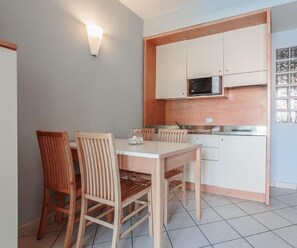 Studio, Balcony | Private kitchen