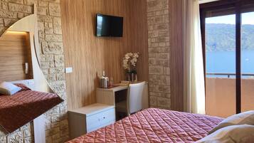 Deluxe Double Room, Lake View | In-room safe, desk, free WiFi