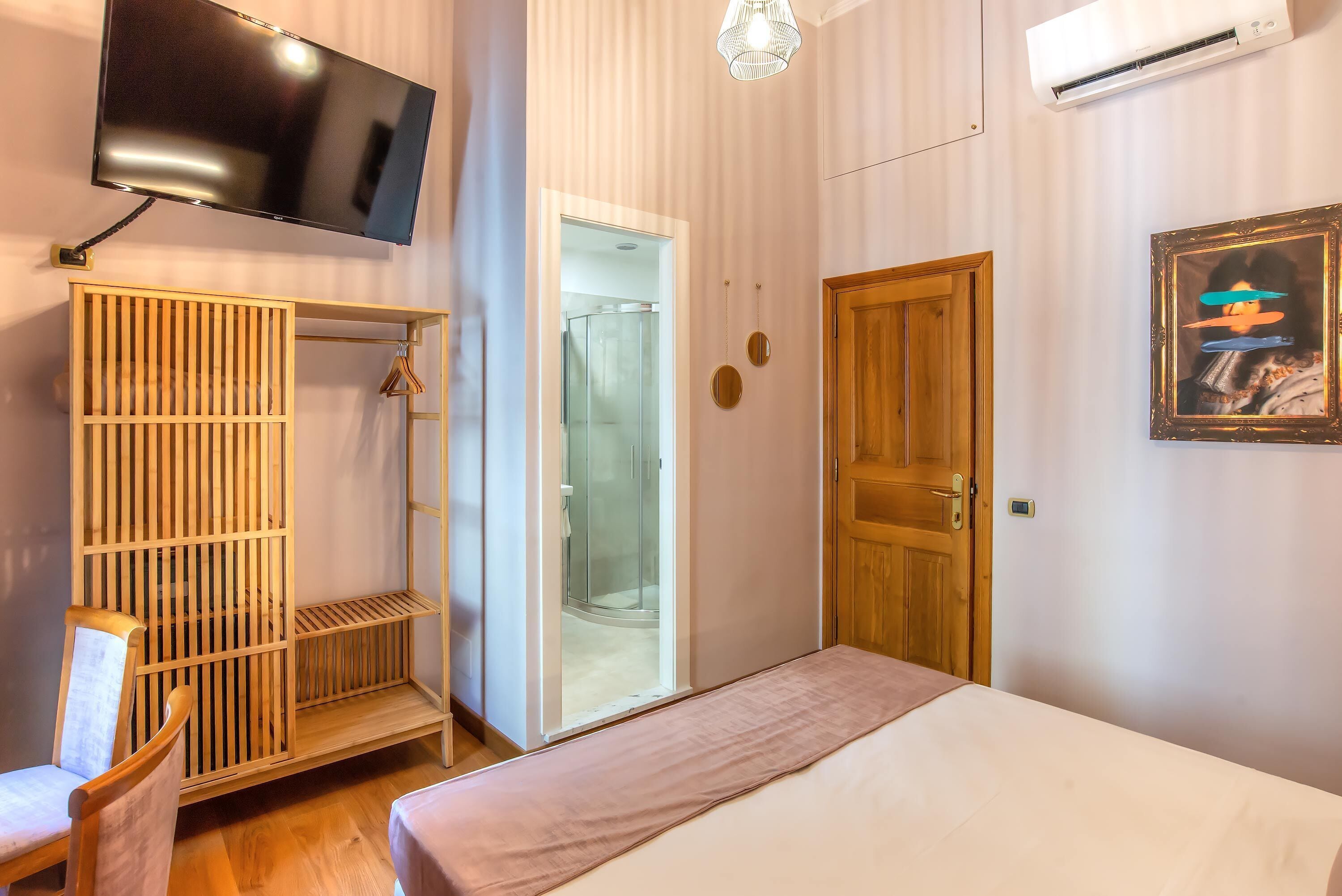 classic double or twin room | 1 bedroom, in-room safe, individually furnished, desk