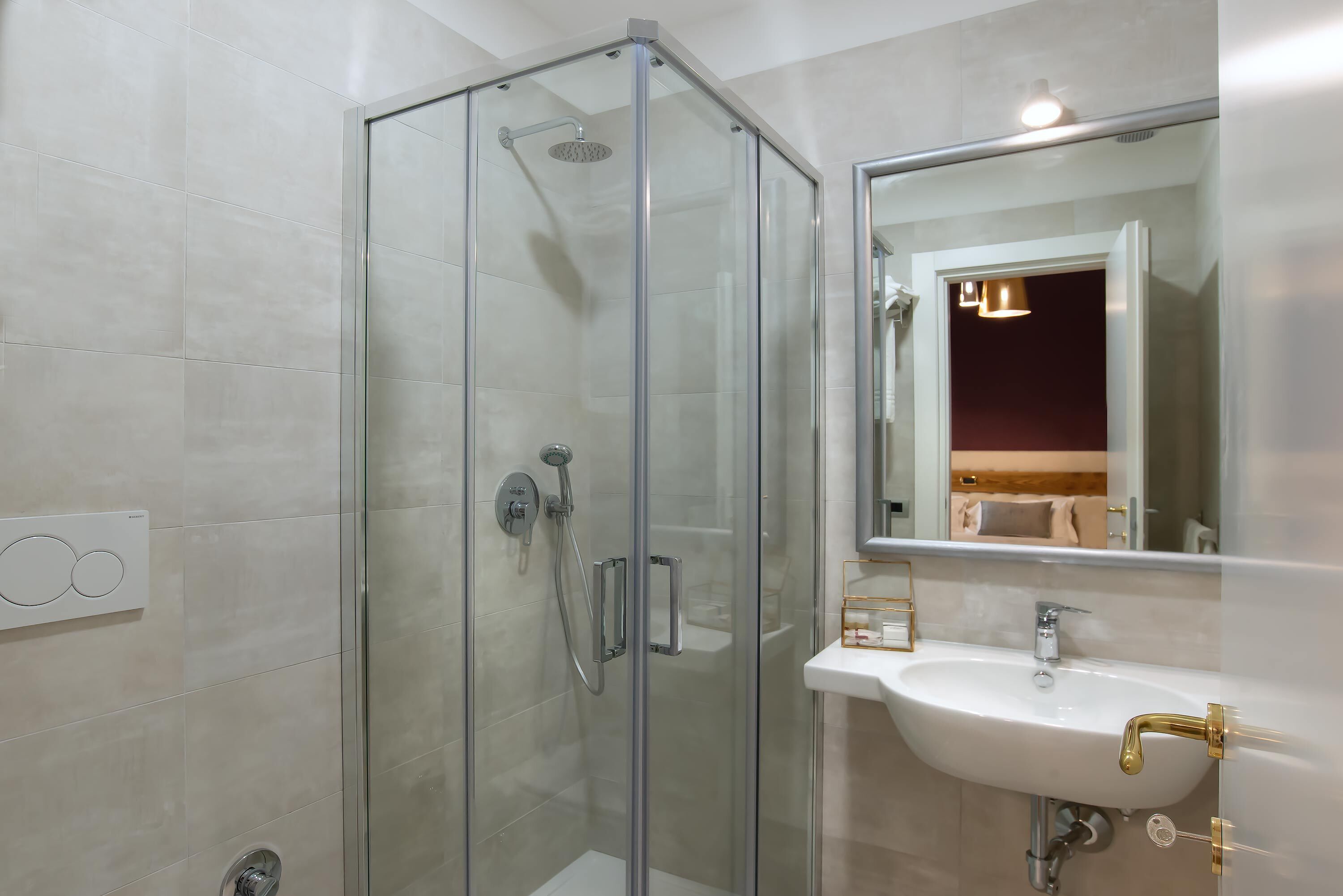 shower, free toiletries, hair dryer, bidet