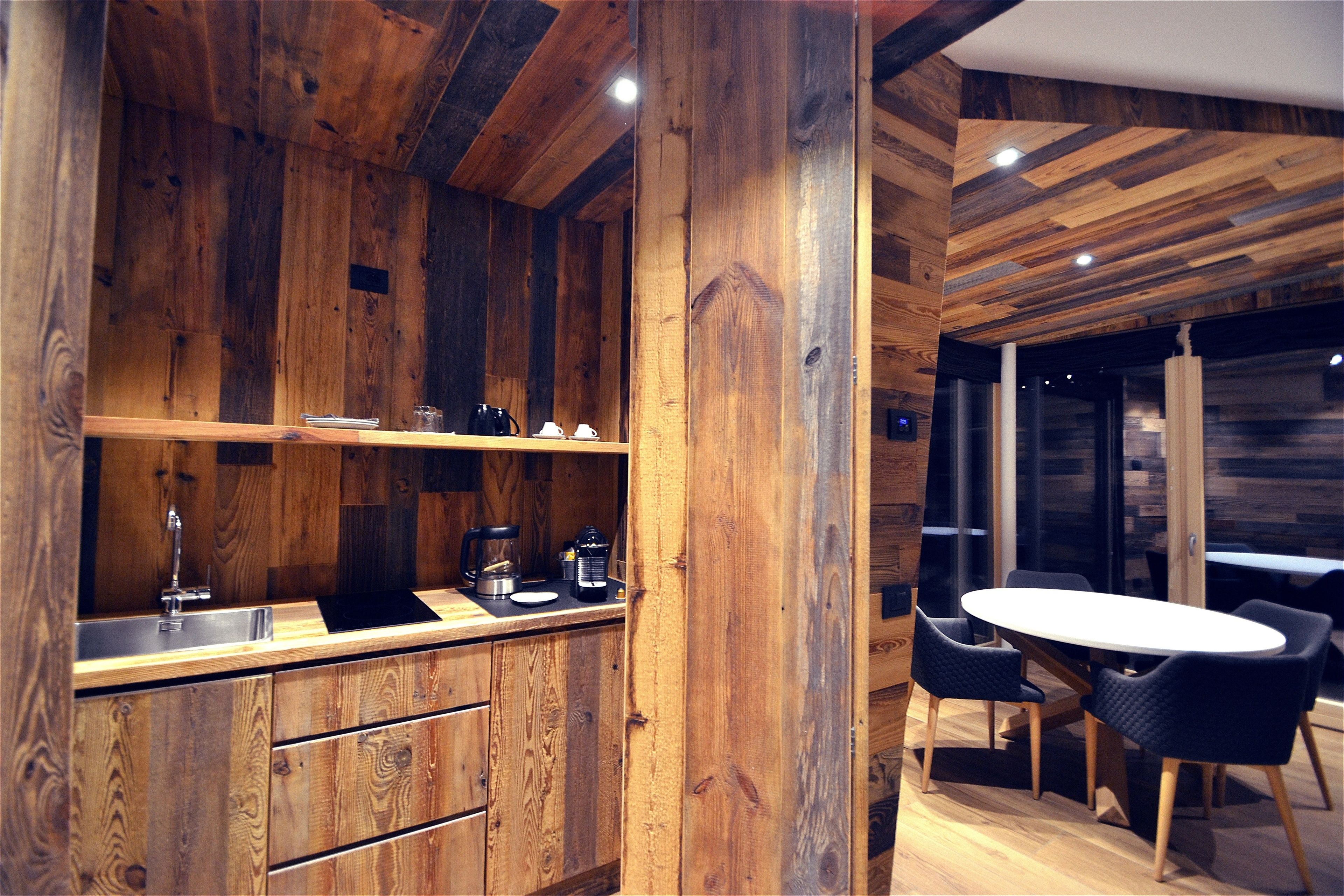 suite, annex building | room service – dining