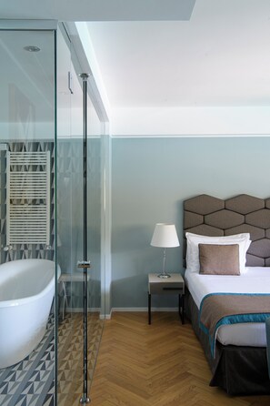 Panoramic Suite, Sea View (Suite Poeti with wine tasting) | Bathroom | Free toiletries, hair dryer, bathrobes, slippers