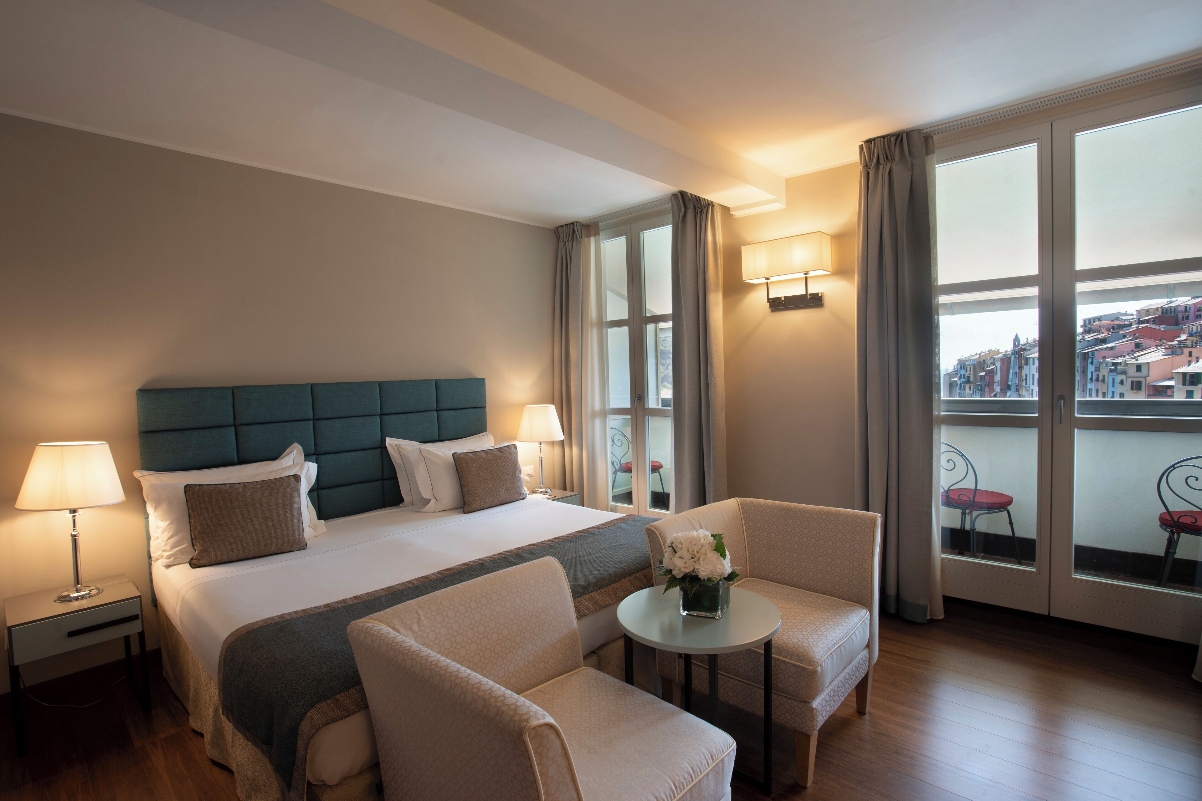 deluxe room | 1 bedroom, premium bedding, down duvets, minibar