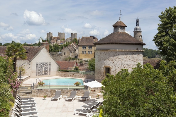 Outdoor pool, open 10:00 AM to 8:00 PM, pool umbrellas, sun loungers