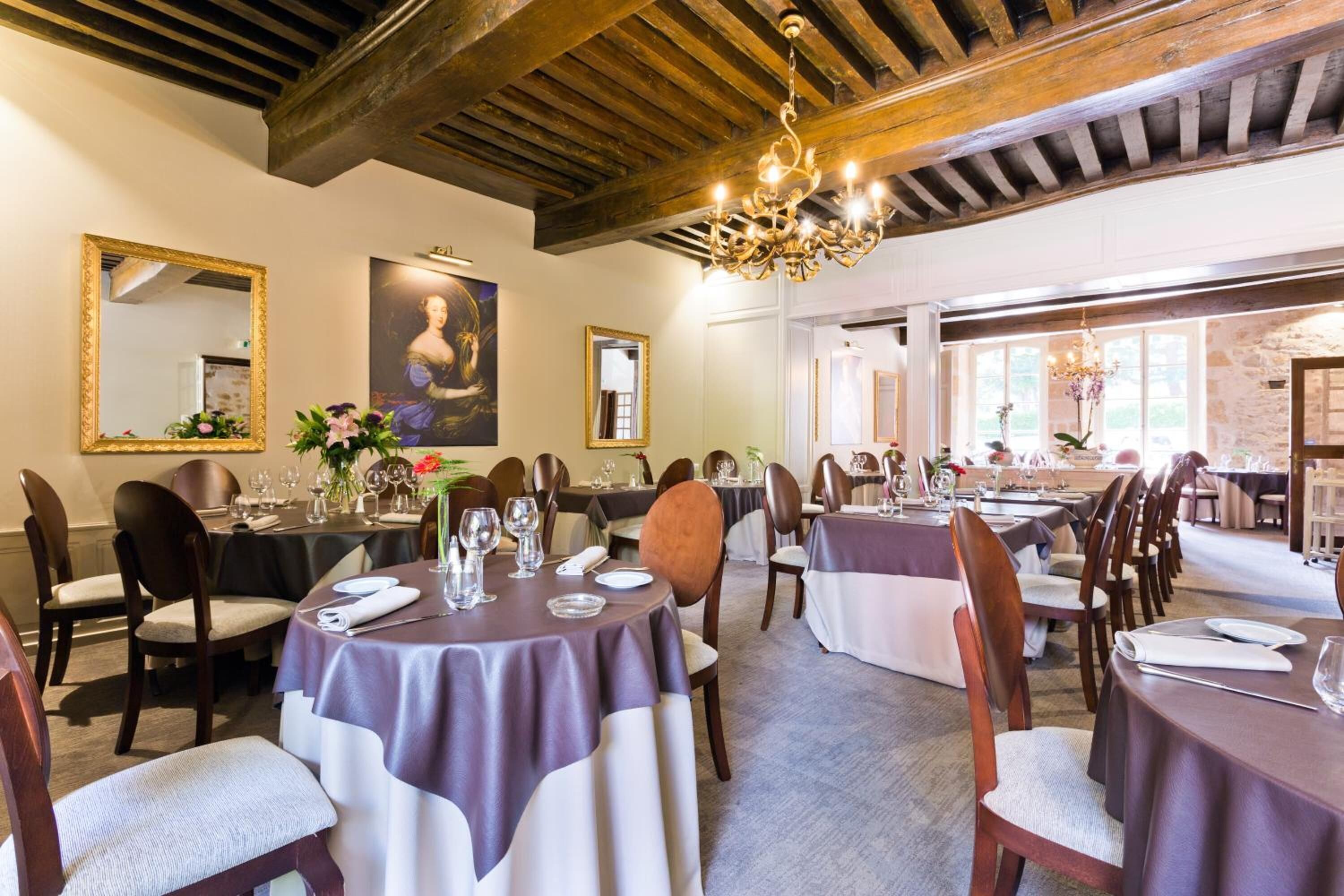 lunch and dinner served, regional cuisine