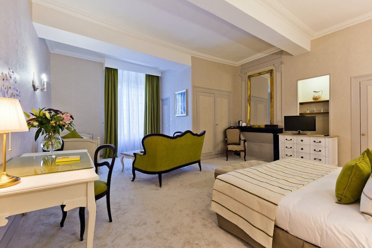 Superior Room, 1 Queen Bed | In-room safe, free WiFi, bed sheets
