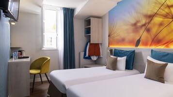 Twin Room | Desk, soundproofing, iron/ironing board, free WiFi