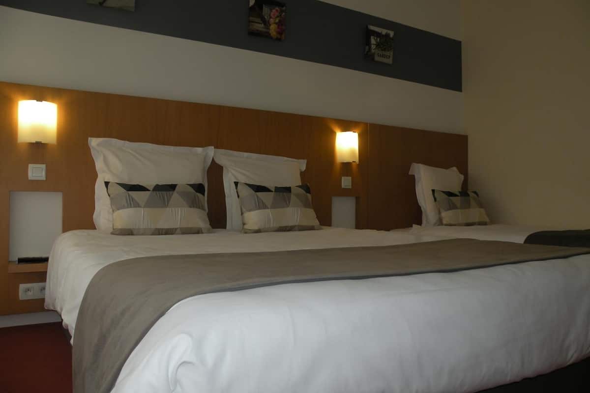 club room, connecting rooms | premium bedding, individually decorated, individually furnished, desk