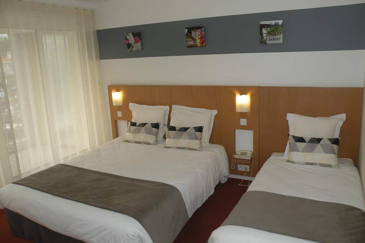 Family Suite, 2 Bedrooms (Comfort) | Premium bedding, individually decorated, individually furnished, desk