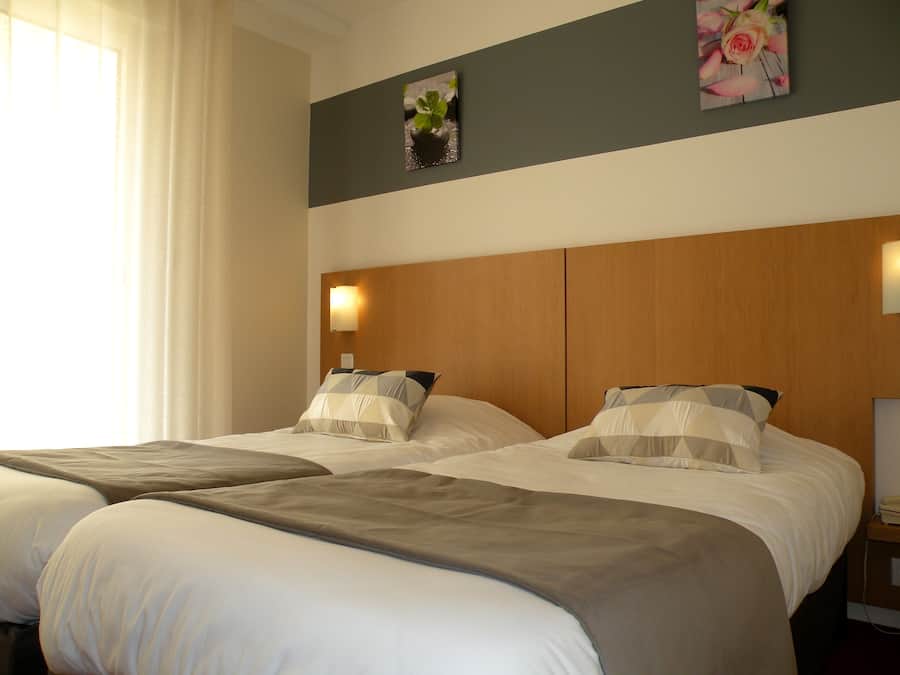 Superior Twin Room, Balcony | Premium bedding, individually decorated, individually furnished, desk