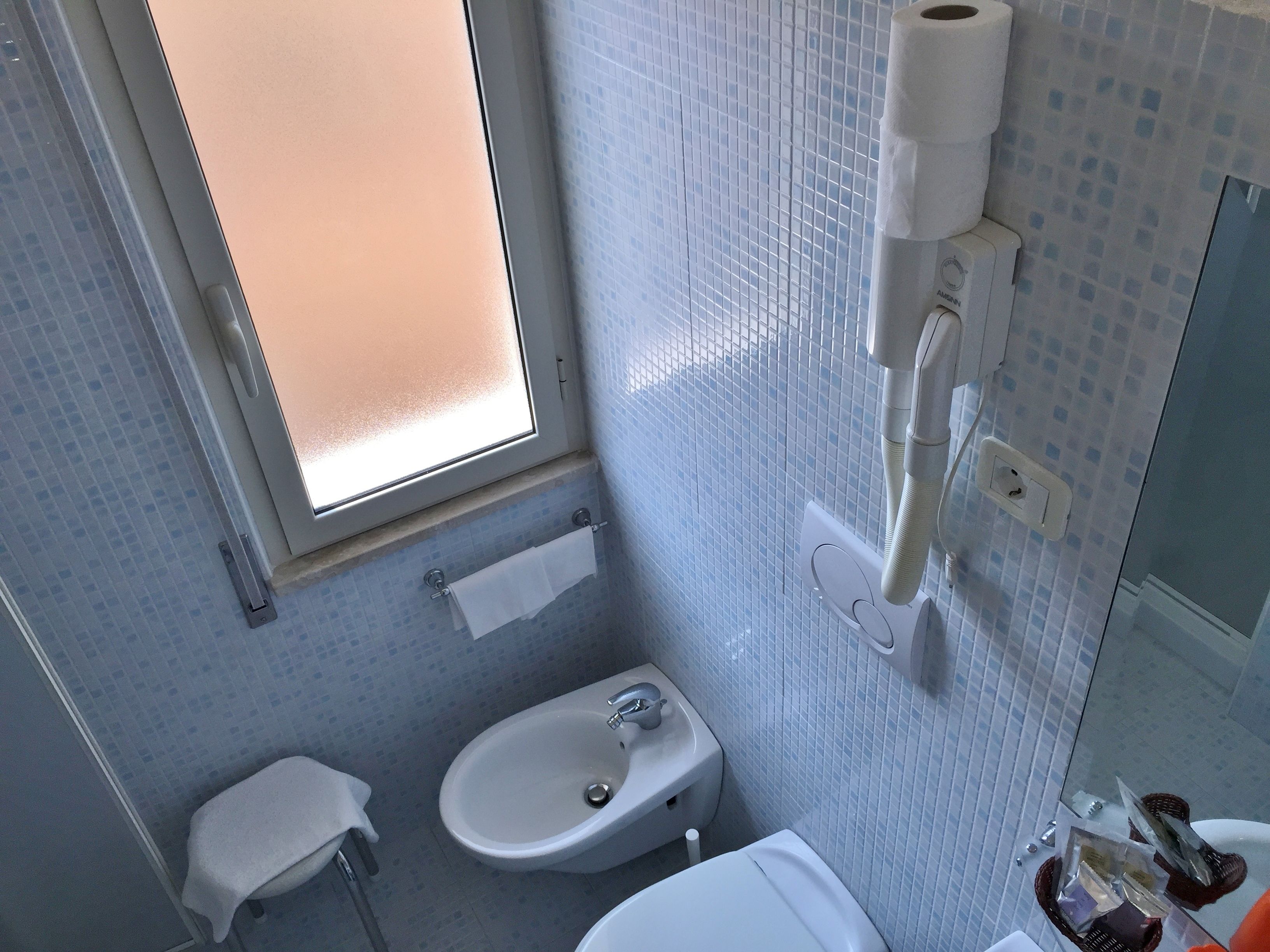 classic double or twin room | bathroom | shower, free toiletries, hair dryer, bidet