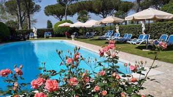 Seasonal outdoor pool, pool umbrellas, sun loungers