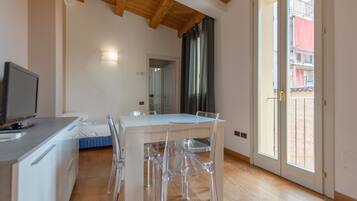 Appartement, 1 chambre | Coin séjour