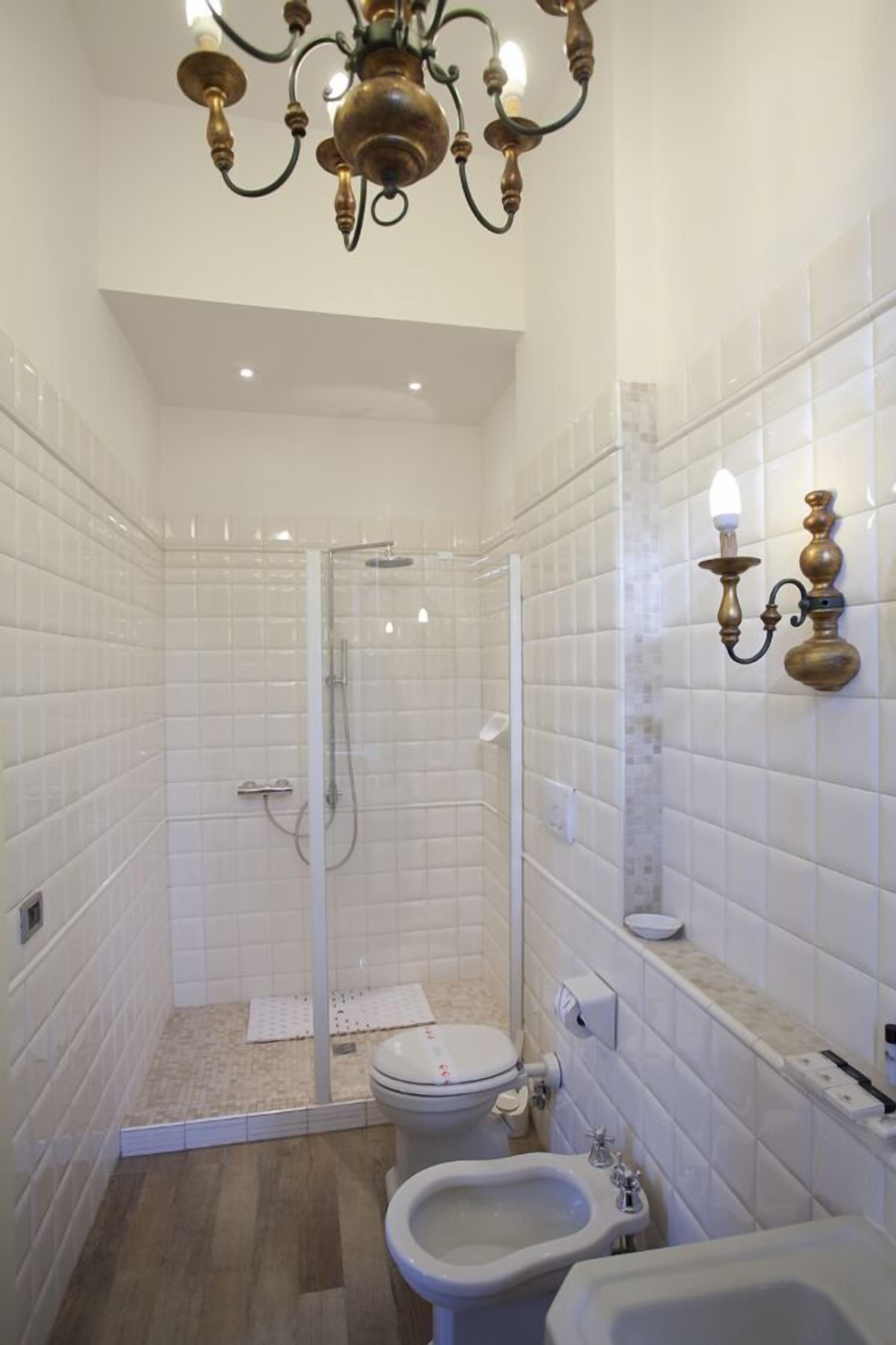 comfort double room single use | bathroom | free toiletries, hair dryer, bathrobes, bidet