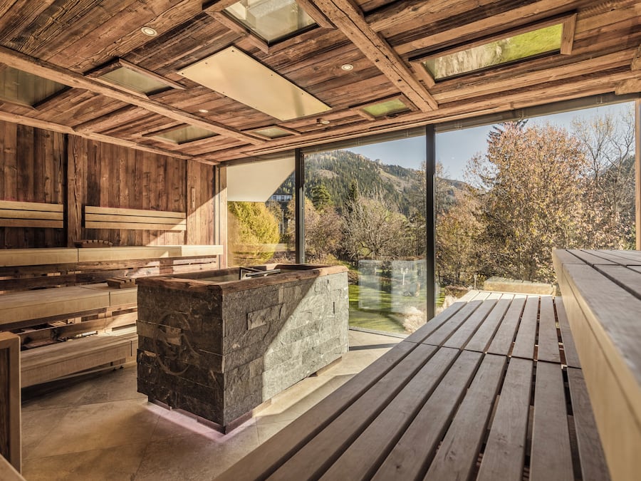 Couples treatment rooms, sauna, hot tub, steam room, Turkish bath