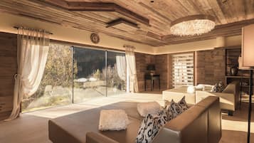 Espace de soins pour les couples, sauna, bain Ă remous, hammam, hammam