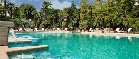 Outdoor pool, sun loungers