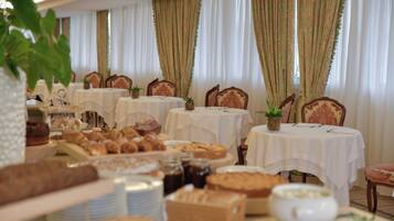 Bữa sáng buffet
