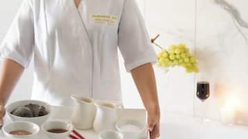 Behandlingsrum för par, bastu, bubbelpool, kroppsbehandlingar och lerbad