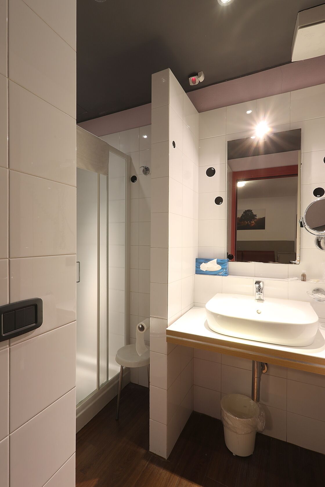 family quadruple room | bathroom | shower, free toiletries, hair dryer, bidet