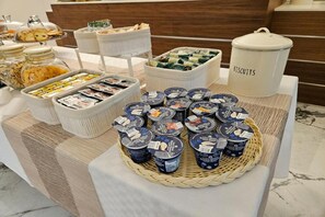 Dagelijks ontbijtbuffet (EUR 7 per persoon)