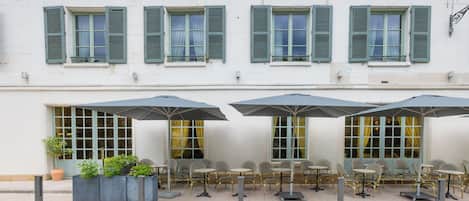 Utsikt mot gårdsplass