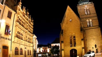 Front of property – evening/night