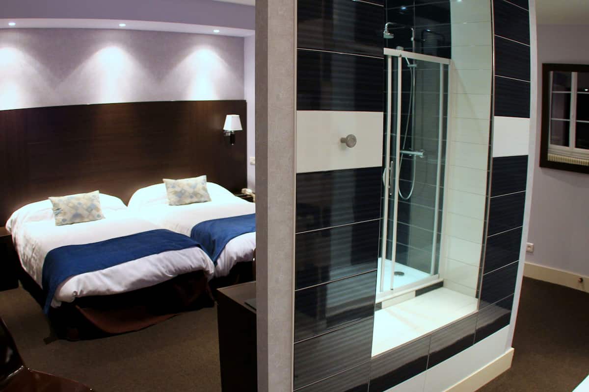 comfort double room | in-room safe, desk, soundproofing, cots/infant beds