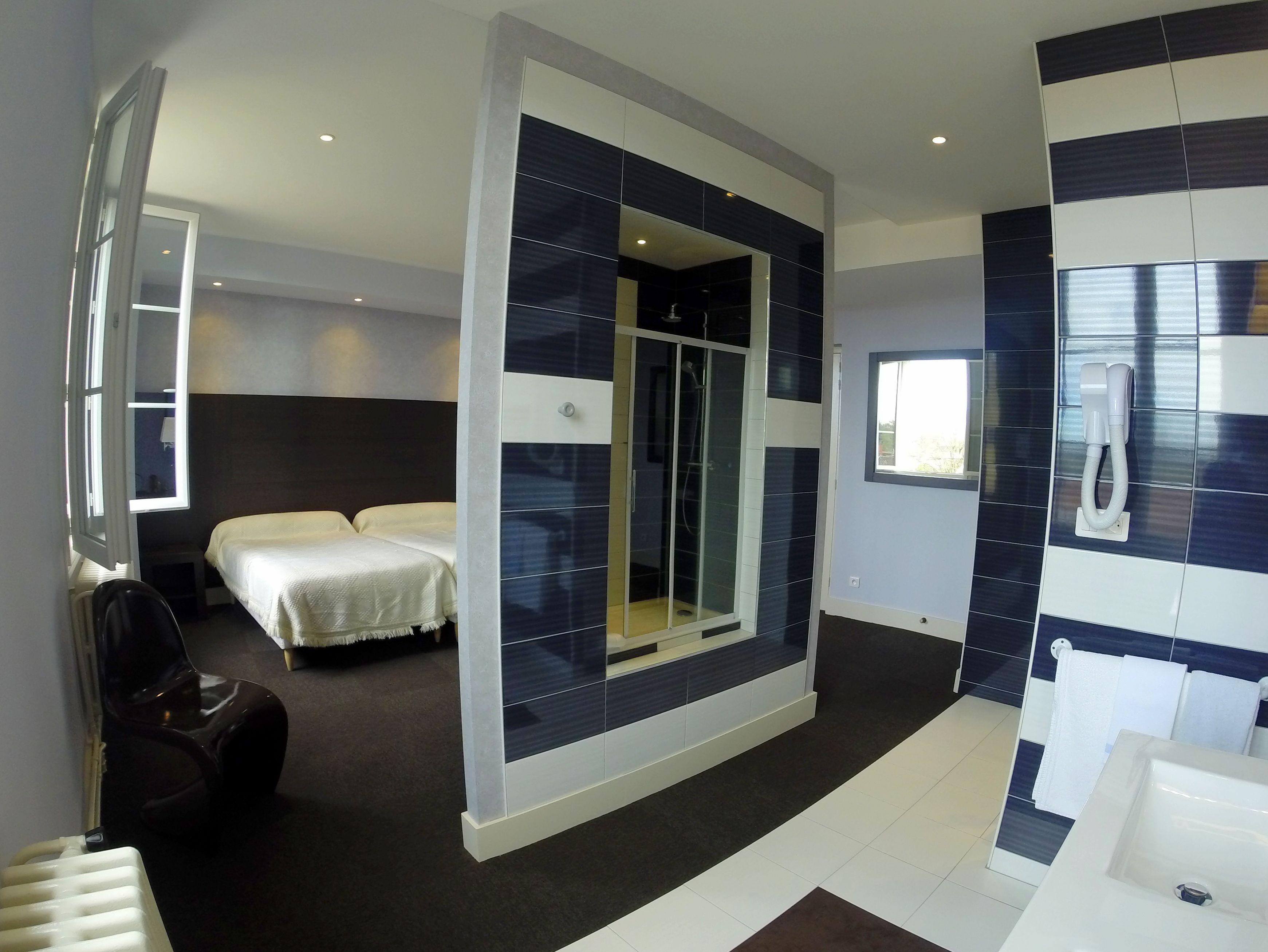 comfort double room | in-room safe, desk, soundproofing, cots/infant beds