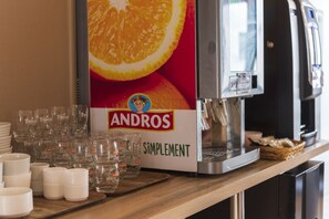 Tägliches Frühstücksbuffet gegen Gebühr