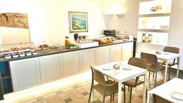 Colazione a buffet inclusa, servita tutte le mattine