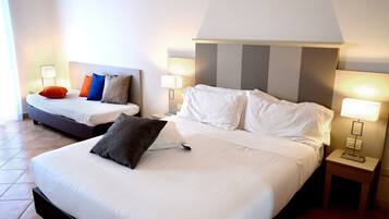 Minibar, Zimmersafe, Schreibtisch, schallisolierte Zimmer