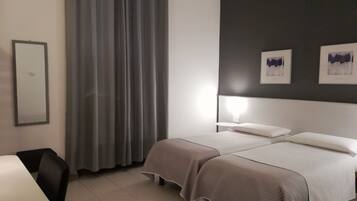Standard Double Room | In-room safe, desk, soundproofing, free WiFi