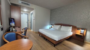 Hypo-allergenic bedding, down comforters, pillowtop beds, minibar - Hotel Le Cerbaie (Altopascio)
