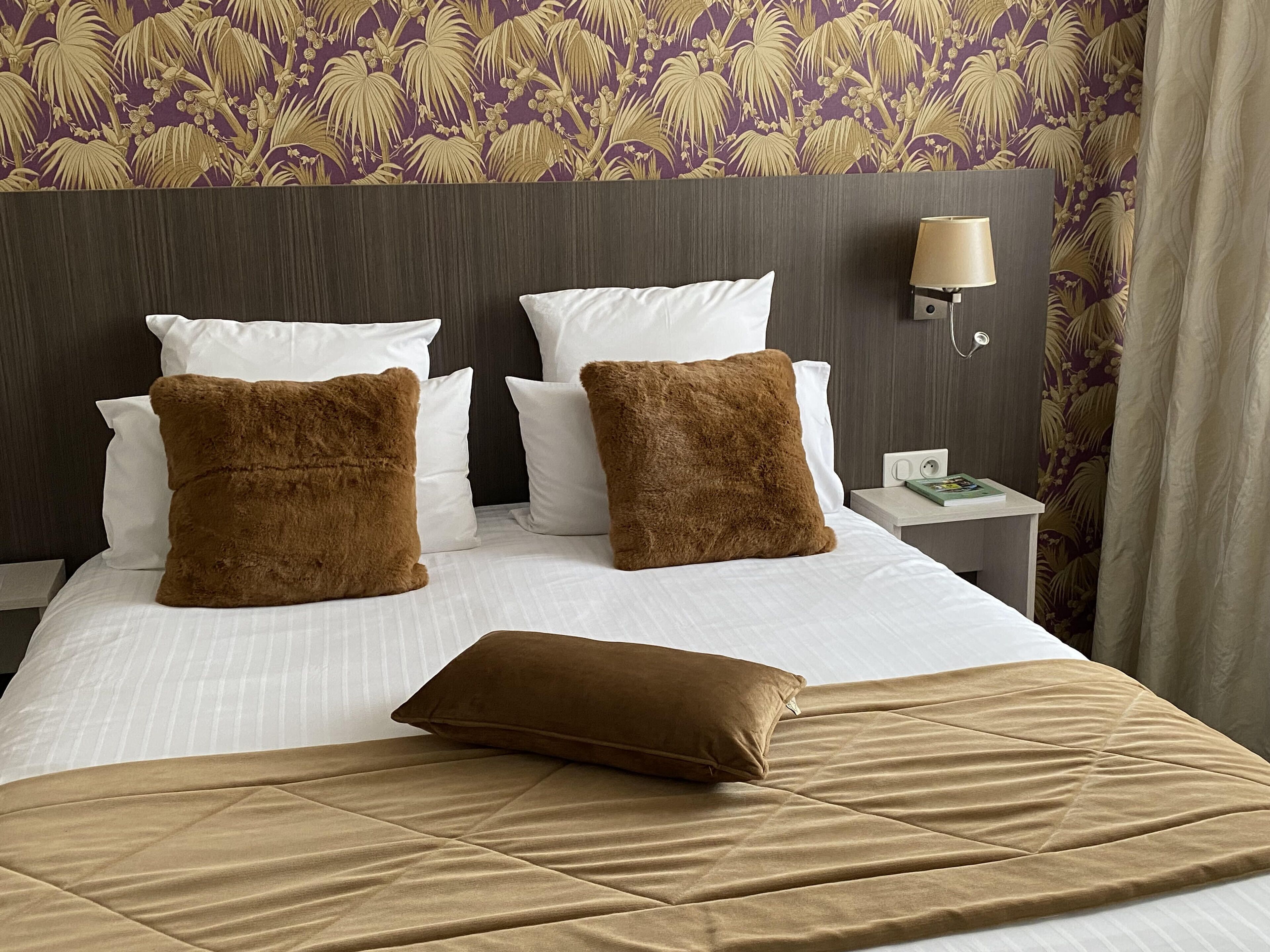 basic double room | premium bedding, pillow-top beds, in-room safe, desk