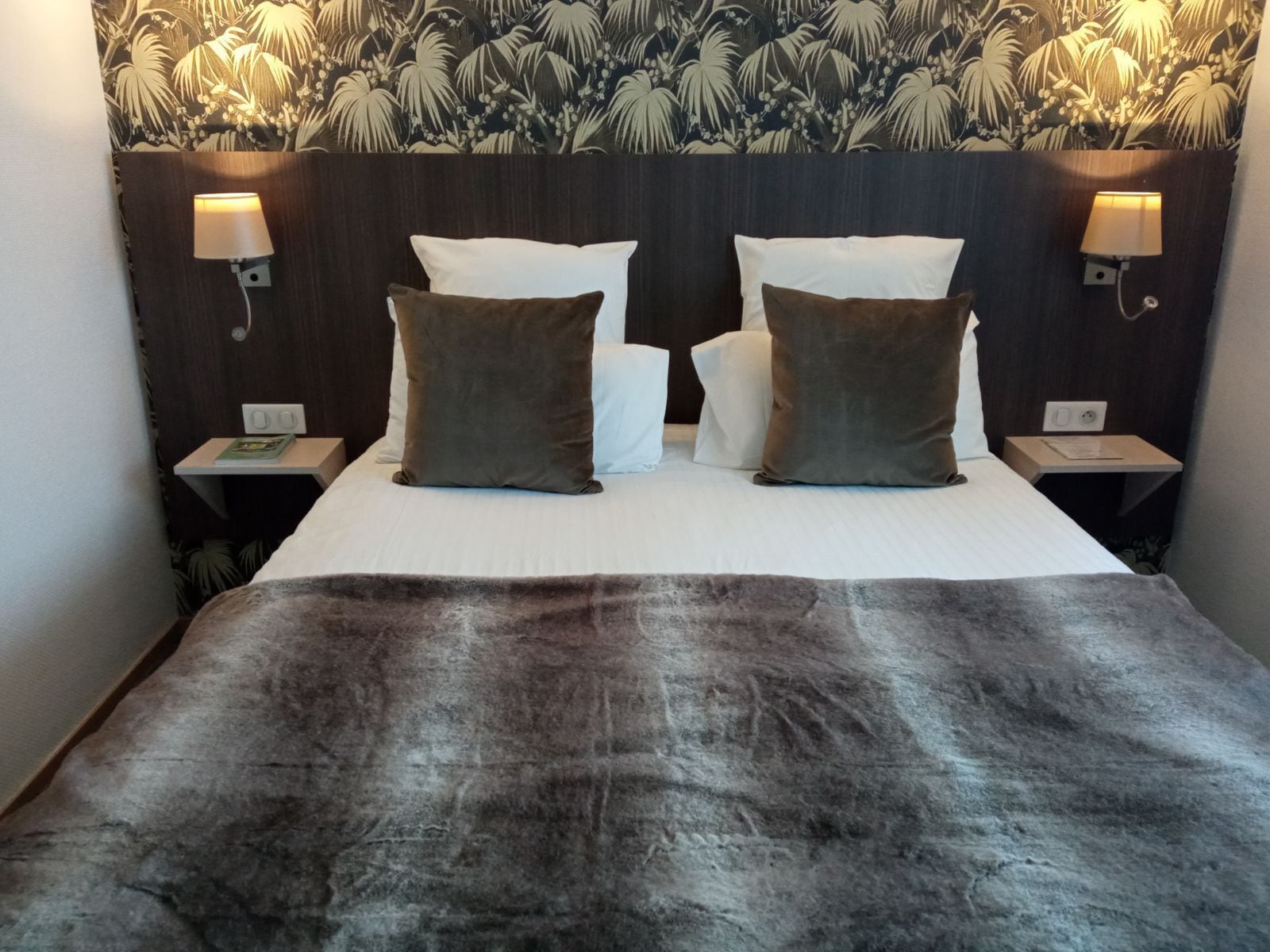 basic double room | premium bedding, pillow-top beds, in-room safe, desk