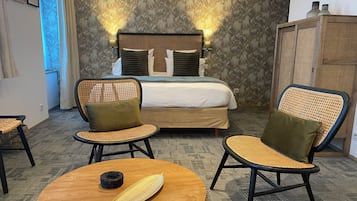 Family Room | Premium bedding, pillowtop beds, in-room safe, desk