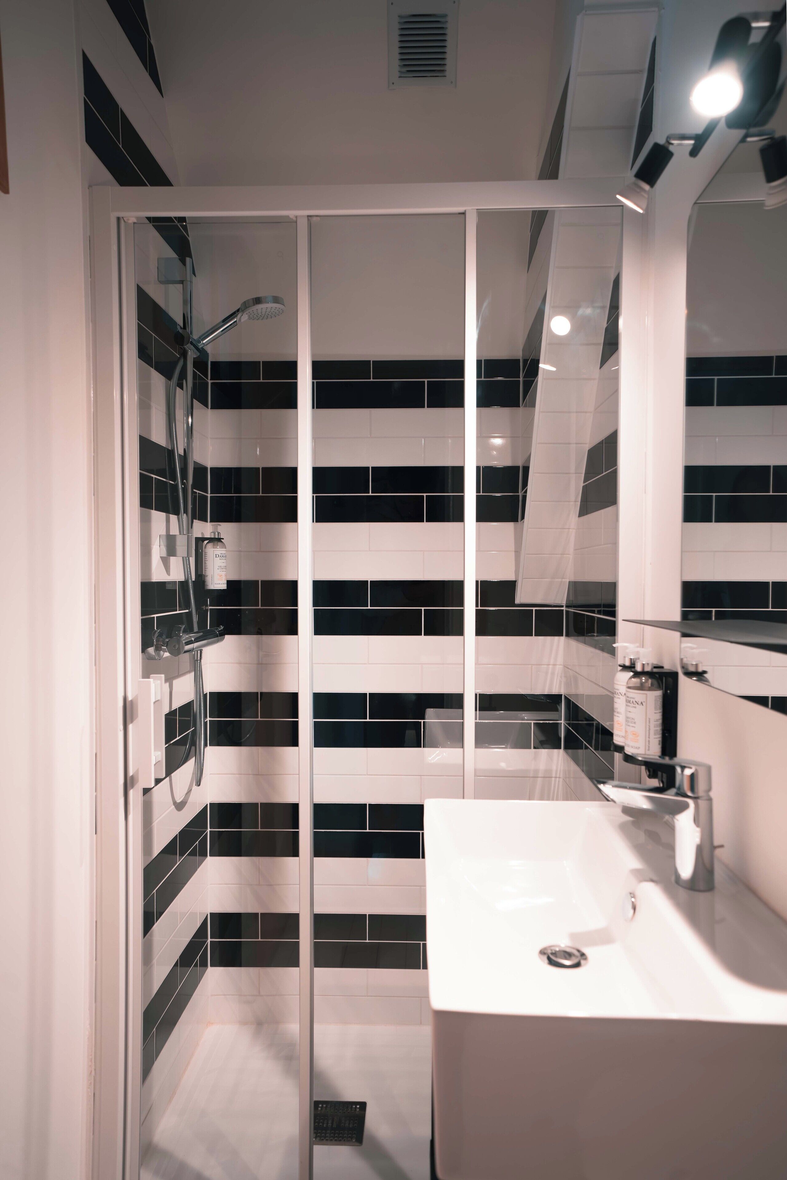 Photo - Hôtel Le Croiseur Ginette - Entièrement rénové