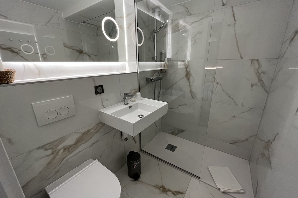 shower, eco-friendly toiletries, hair dryer, heated floors