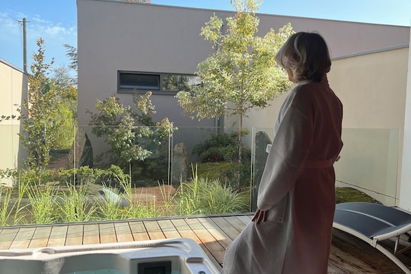 Sauna, hot tub, steam room, Turkish bath, body treatments