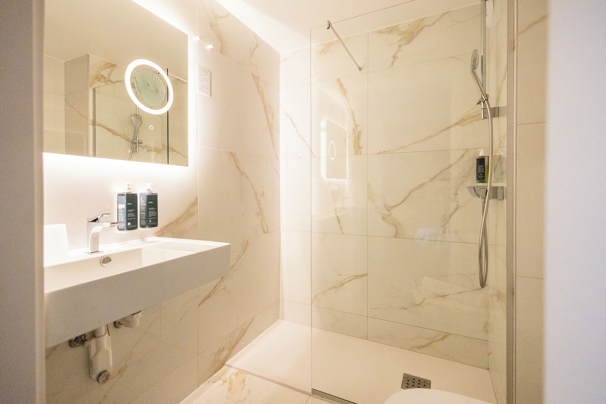 shower, eco-friendly toiletries, hair dryer, heated floors