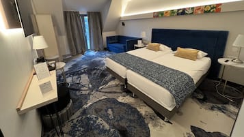 Literie de qualité supérieure, coffres-forts dans les chambres, bureau