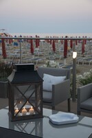 Bar junto a la piscina